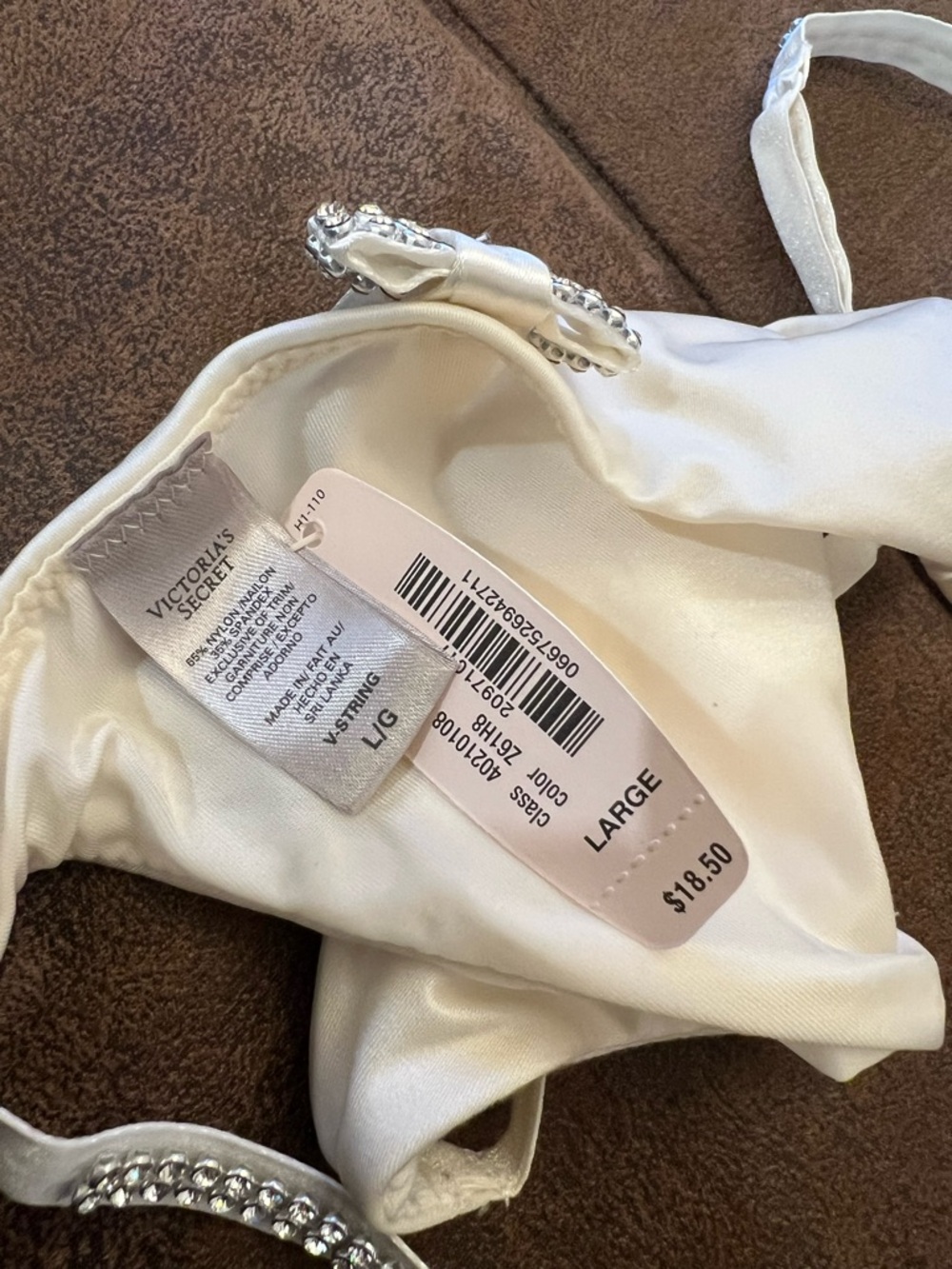 Victoria's Secret Thong - Picture 3 of 4